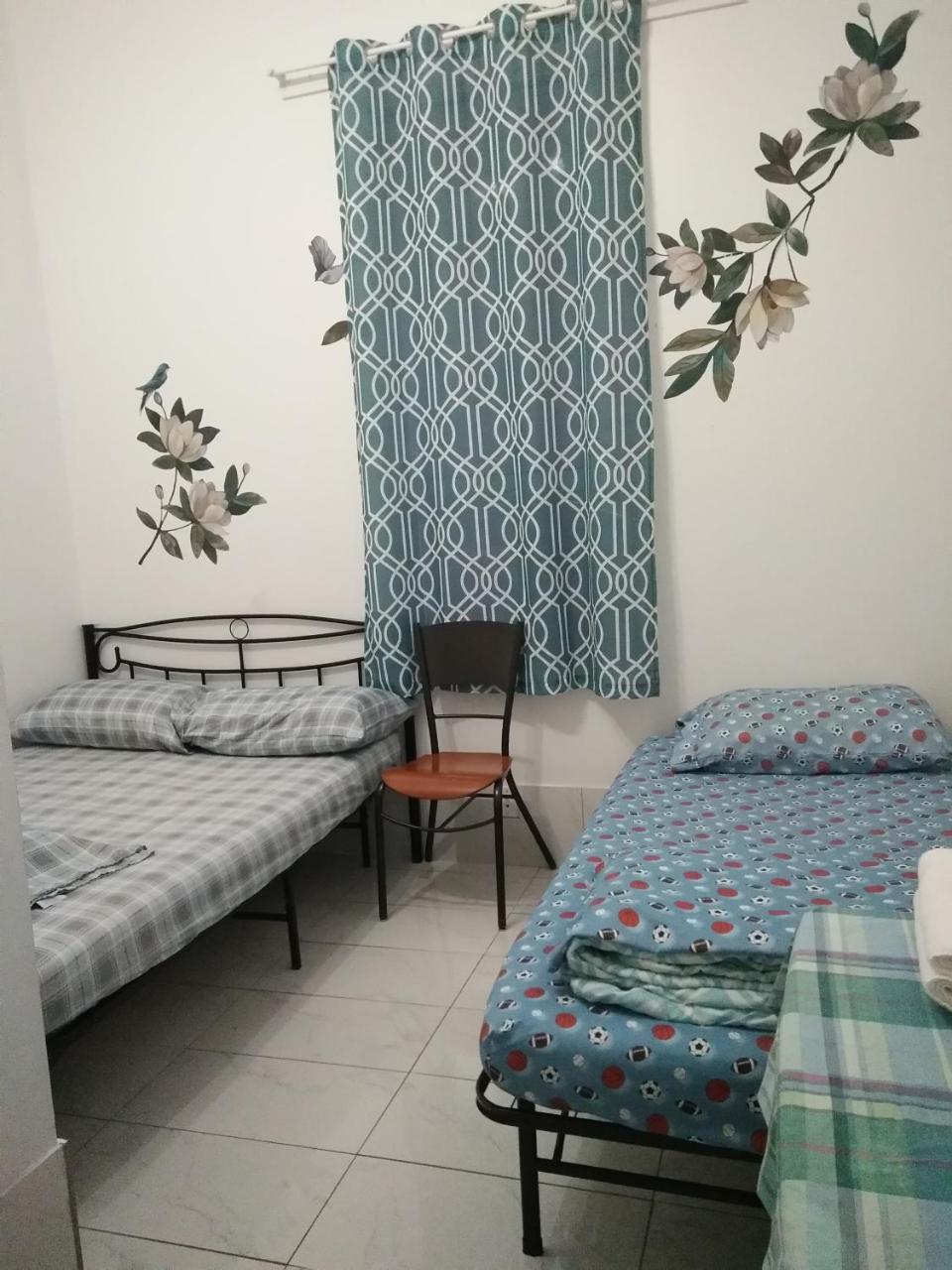 Chinatown Travellers Home Торонто Екстериор снимка