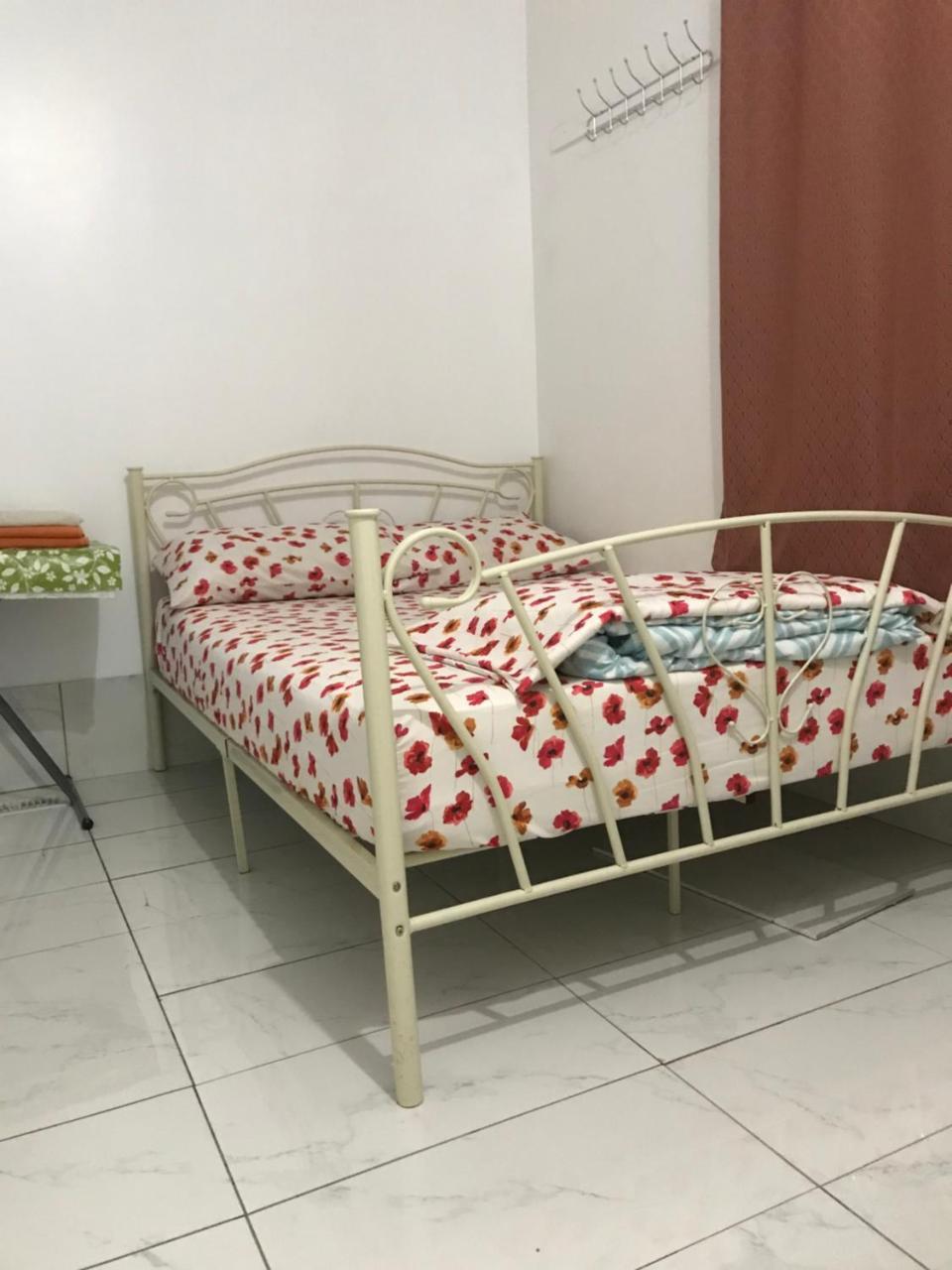 Chinatown Travellers Home Торонто Екстериор снимка